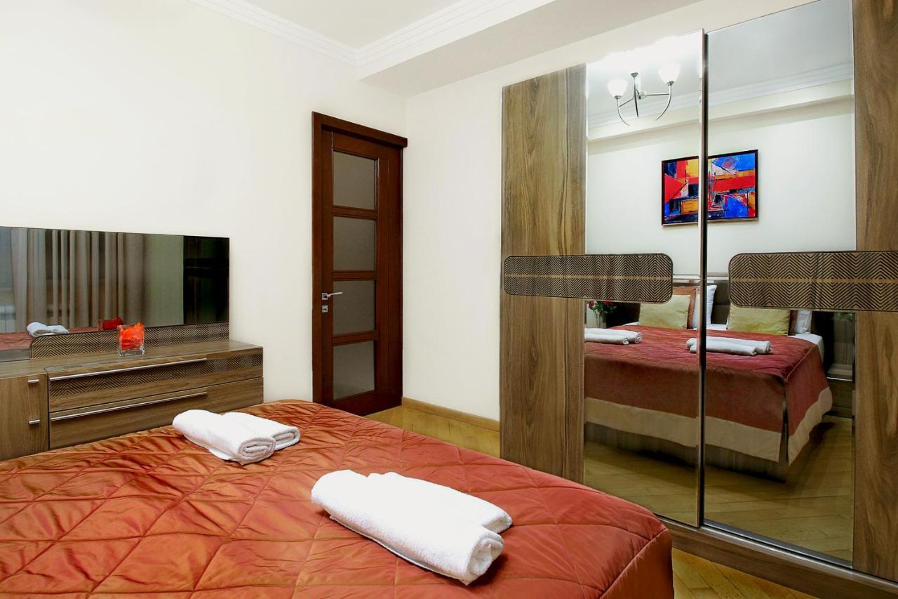 3 Bedroom Apartment Near Republic Square Erivan Exterior foto