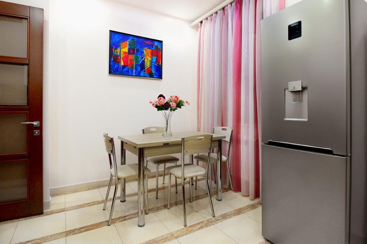 3 Bedroom Apartment Near Republic Square Erivan Exterior foto